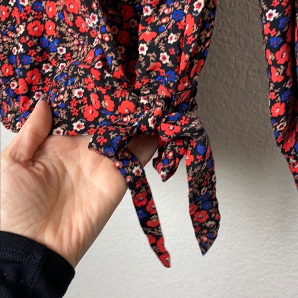 5/$25 Universal Thread Floral Wrap Blouse - Red and Blue - Picture 2 of 5